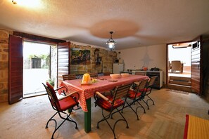 Dining room 2