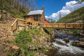 Easy access to water from the cabin!