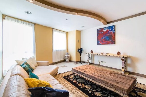 PH 7 Living Room