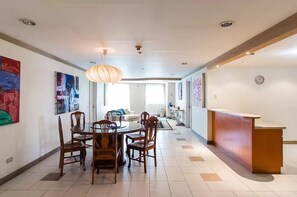 PH 7 Dining Area