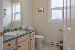 Upper Powder Room 