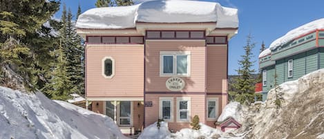 Family Friendly Chalet, just steps from the top of the Silver Queen Chair.