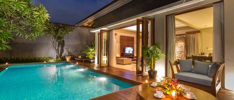 Modern Spacious 2 BR Villa Seminyak ENTR