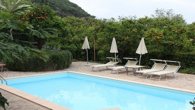 Cosy Lusal (C) apartment  complex with garden, parking, sharedpool Sorrentocoast