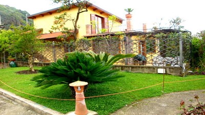 Cosy Lusal (C) apartment  complex with garden, parking, sharedpool Sorrentocoast