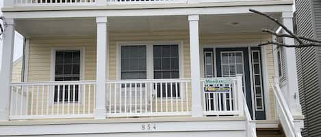 Front steps lead directly to your beach vacation!! 