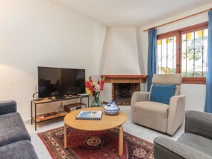 Furniture, Interior Design, Flooring, Floor, Wood, Room, Living Room, Ceiling, Couch, Home