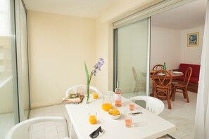 Open the door and step out onto your loggia!