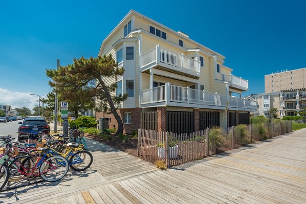 Located on the North Side of the street on the oceanfront of Hickman Street!