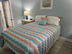 Master Bedroom-Queen Bed