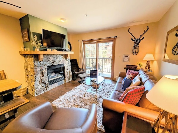 Beautiful vacation condo at Red Hawk Lodge!