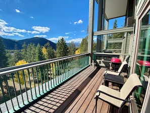 Private Upper Level Balcony with outstanding views of Keystone #fall