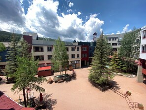Soak in the Summertime and Quiet Courtyard #summer