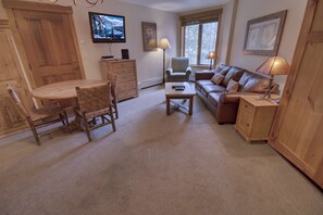 Cute Studio condo in the Village!