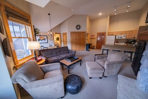 Large one bedroom condo