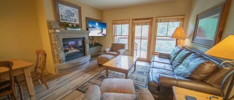 Updated ski vacation condo at Jack Pine Lodge