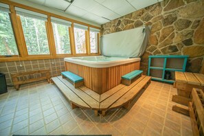 Your private Hot Tub!