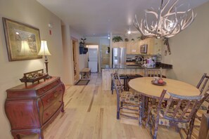 Dining table with antler chandelier