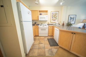 Full kitchen!