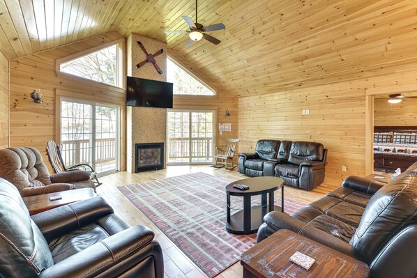 Holden Vacation Rental | 3BR | 2BA | 1,500 Sq Ft | Stairs Required