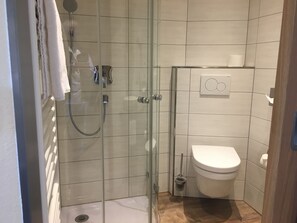 Apartment 4, 16qm, 1 Schlafzimmer für 1 Person-Apartment 4 Dusche, WC,
