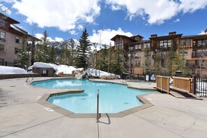 Yes this pool and hot tub patio space is open all year long! Hours vary depending on the season.