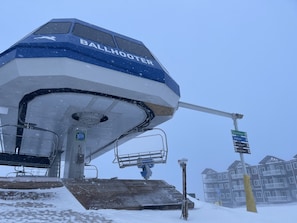 Mountain Lodge is slope front and is the background to the Powdermonkey lift.