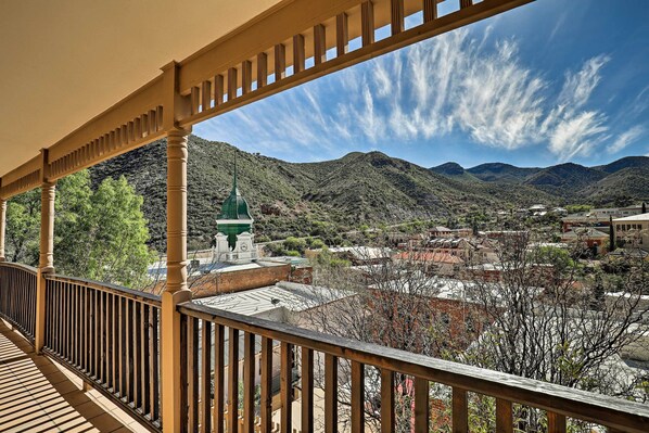 Bisbee Vacation Rental | 3BR | 2BA | 1,800 Sq Ft | Stairs Required