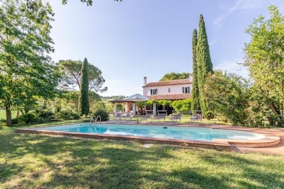 RR House Holiday House - Villa mit Pool und Garten von 80.000 Quadratmetern