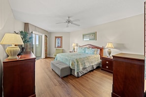 King Bed in Main Bedroom