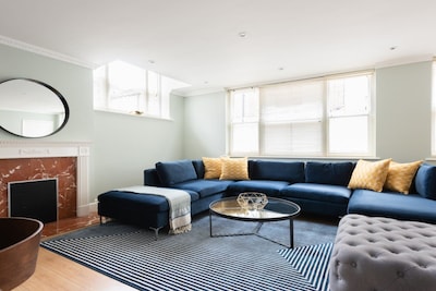 The Kensington Palace Mews - Bright & Modern 6BDR House with Garage