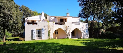 Maison côté jardin