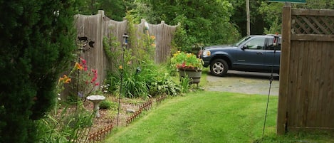 .Side gardens