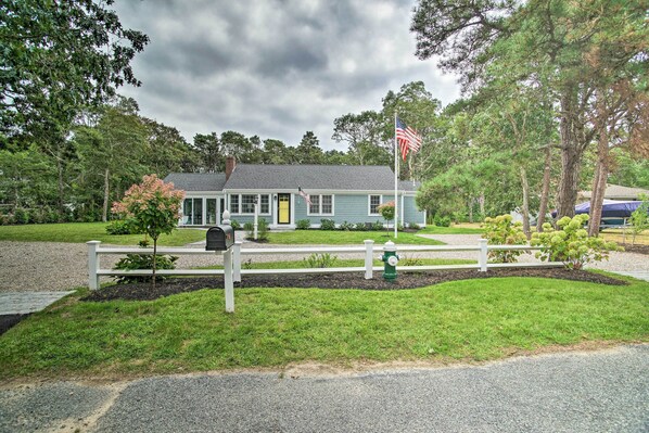 South Yarmouth Vacation Rental | 6BR | 4BA | 3,000 Sq Ft