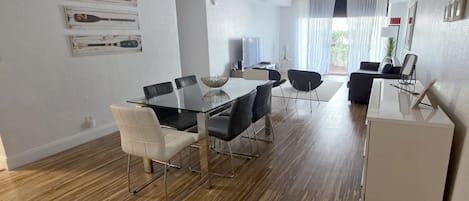 Comedor y sala de estar