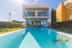 Amazing villa with pool