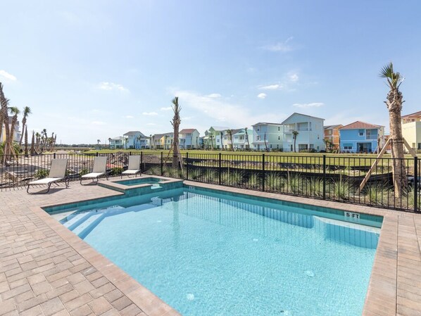 Private Pool & Hot Tub