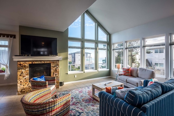 Sunny and bright great room is a perfect family getaway!
