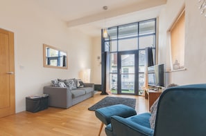 Living room with direct access to the balcony