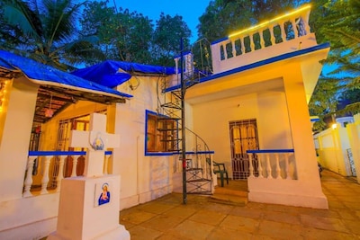 6 BHK Private pool Portuguese villa 500m Candolim