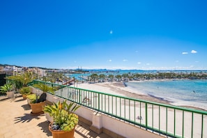 Apartament with terrace and sea view in Puerto Alcudia