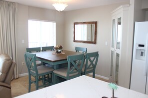 Dining Room Table With Seating For Six