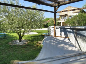 Hamac, transats, piscine pour se relaxer