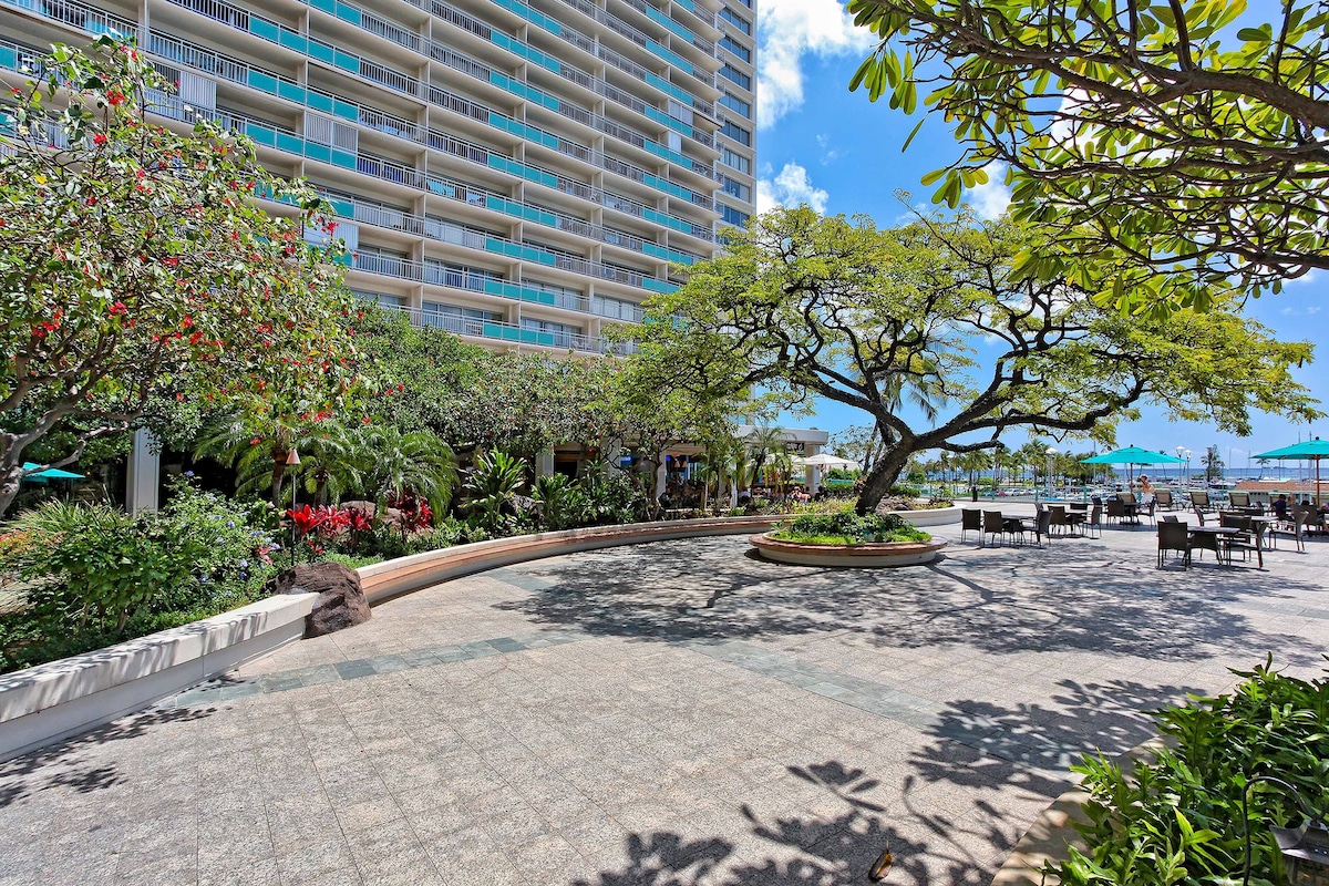 20th Floor Ocean and Marina Views at The Ilikai! Washlet! Sleeps 4!