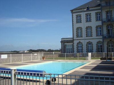 Résidence Saint-Gcustan,  piscine et accès direct plage