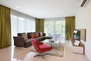 3 Bedroom Lakeview Premier Suite #2
