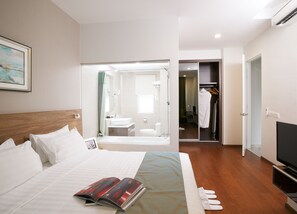 3 Bedroom Lakeview Executive Deluxe #3
