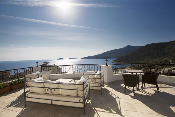 Communal Roof Terrace Area