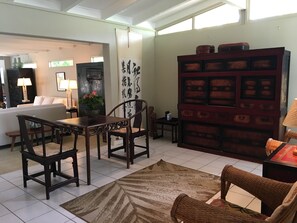 Quiet front room library.  great for playing a game reading, or conversation.