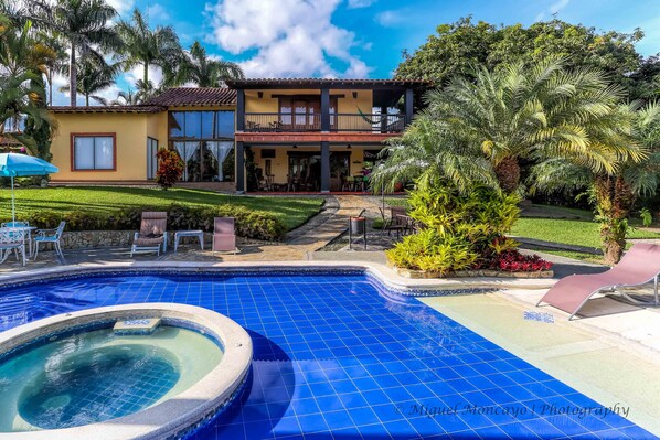 Beautiful Chalet in El Caimo